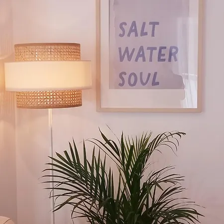 B - 4min Walk From Beach, Terrace Daire *