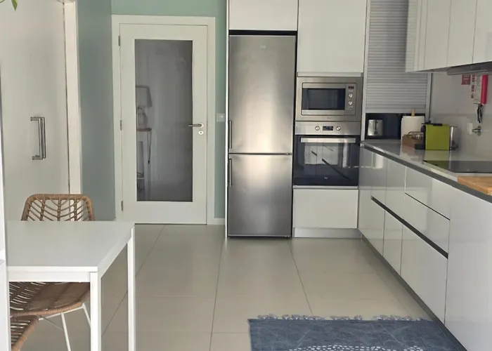 Appartamento B - 4min Walk From Beach, Terrace